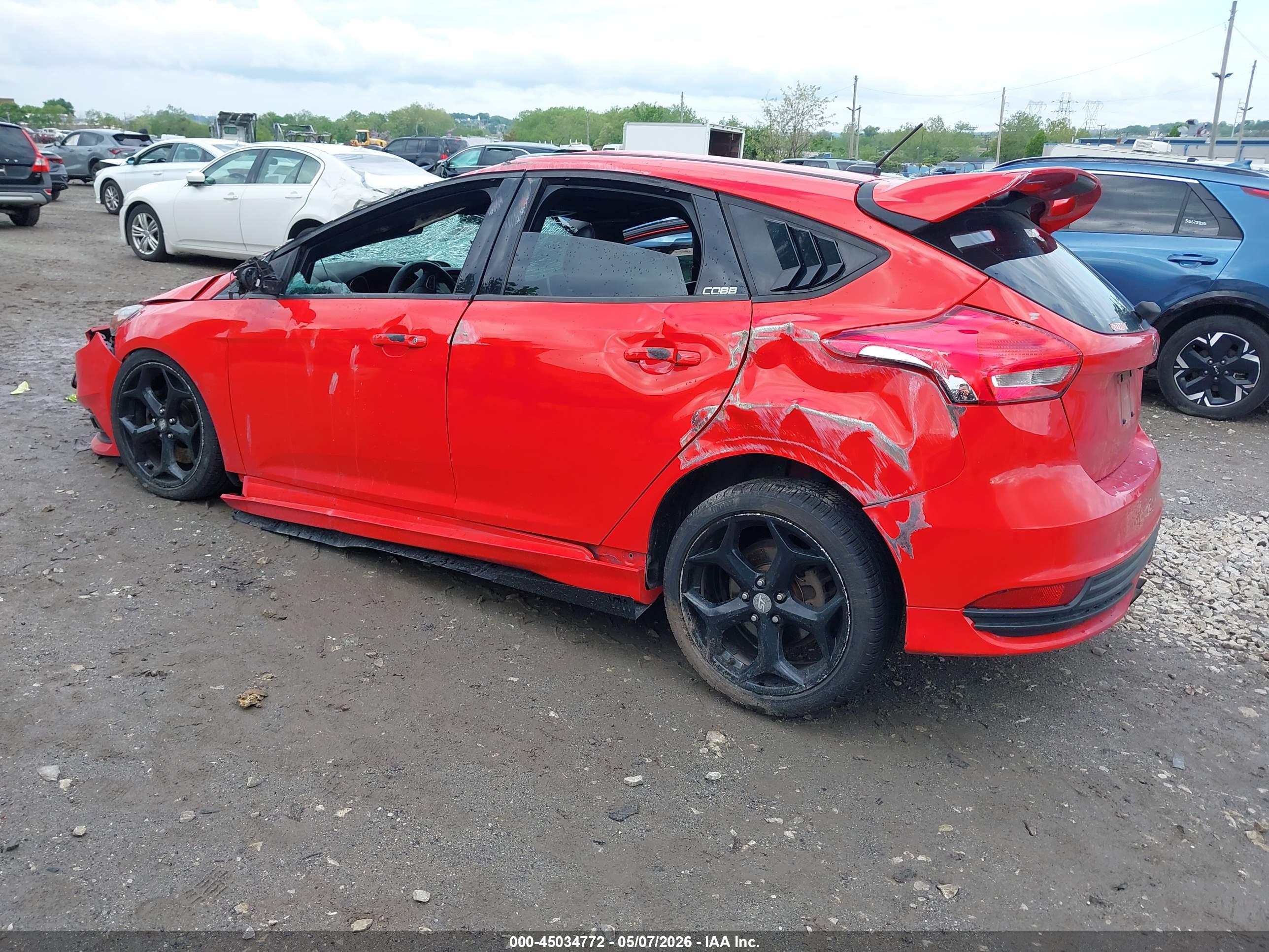 2015 FORD Focus ST — VIN 1FADP3L9XFL339211 — photo 3